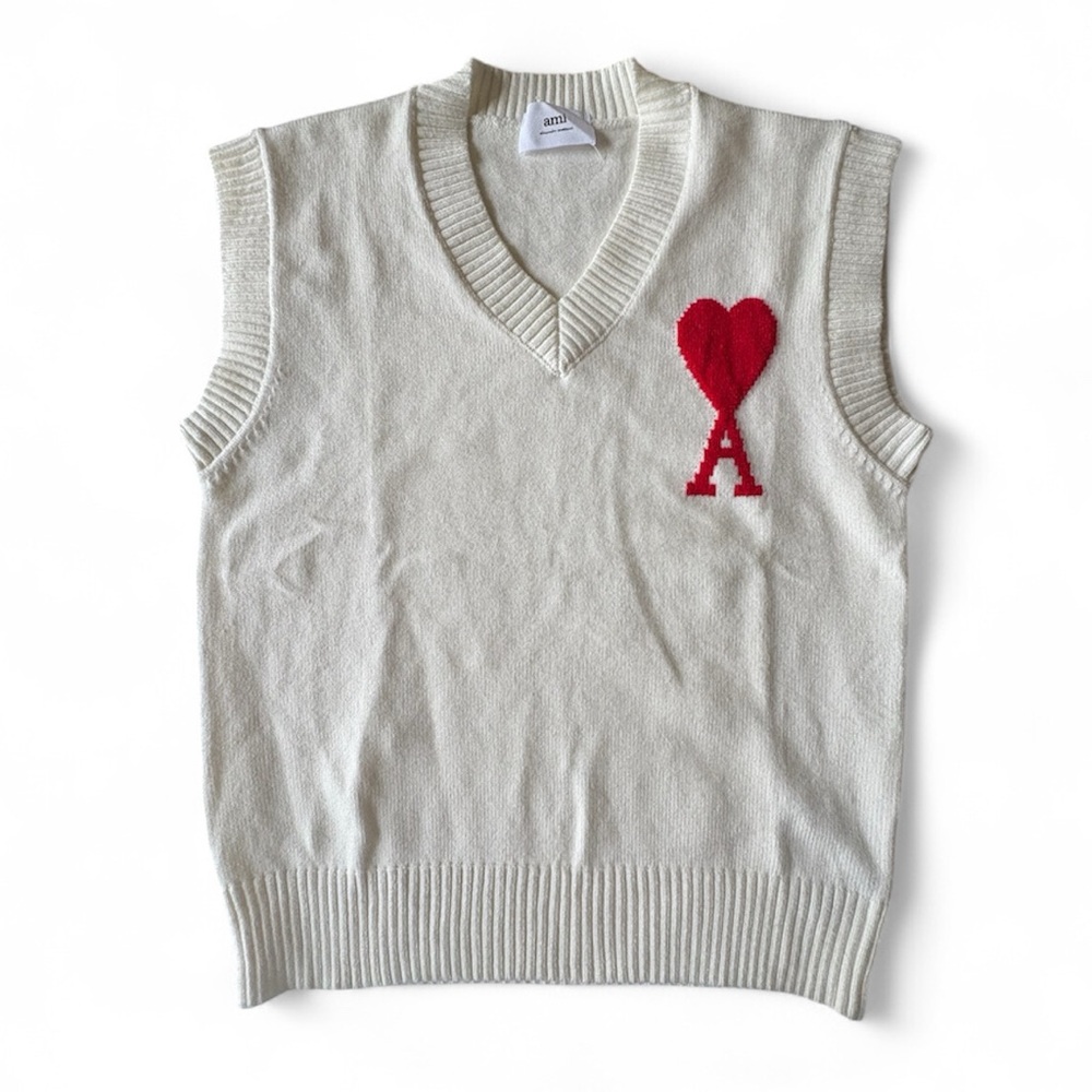 AMI Paris “Ami de Cœur” Vest — Cream White with Red Heart Logo Portugal M